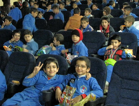 چرا سه فیلم کودک را همزمان اکران کردید؟